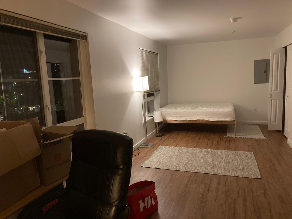 1st image of 4346 9th Ave NE #708