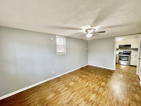 3rd image of 1417 S Ash Ave APT A