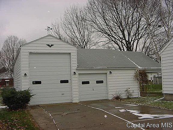 4th image of 233 Columbus Ave