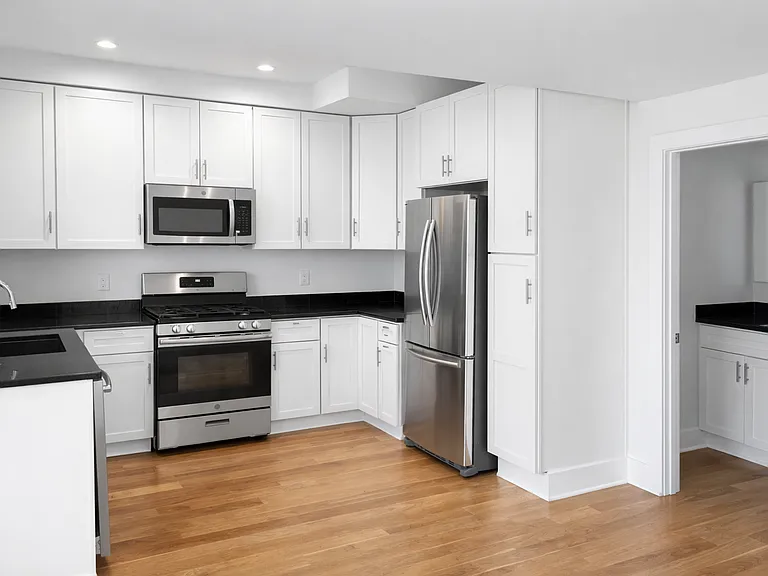 727 Quebec Pl NW — Photo 1