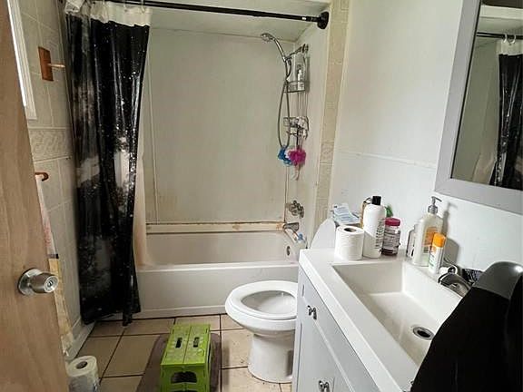 3rd image of 1529 Lincoln Ave