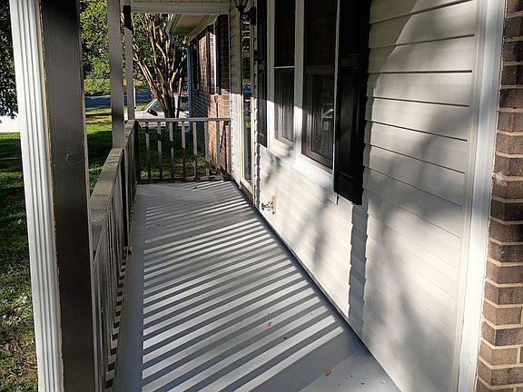 3rd image of 2230 Buckingham Ct