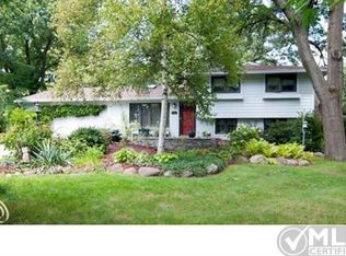 7532 Glascott Ave, West Bloomfield, MI