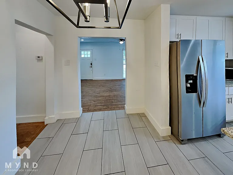 2302 S Polk St — Photo 8