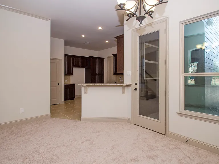 939 Whitehall Dr — Photo 14