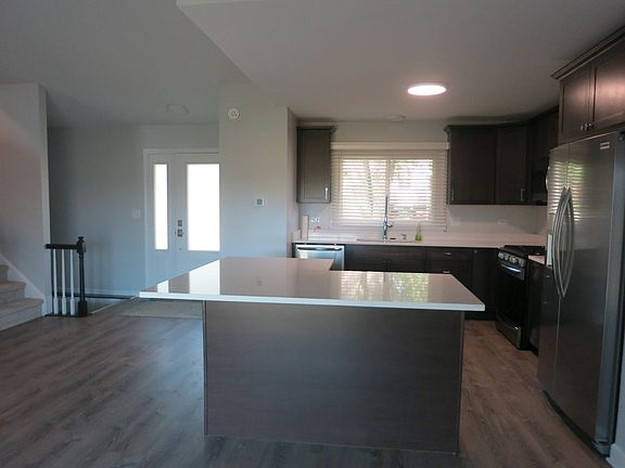 3rd image of 805 S Sheridan Dr