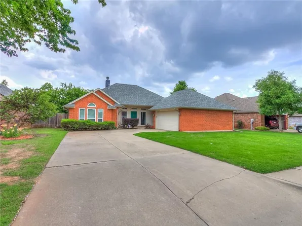 1601 Louis Scott St, Edmond, OK 73003