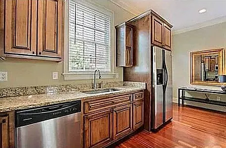 319 Berrien St — Photo 4