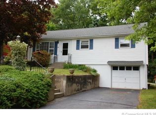 20 Valley Rd, Groton, CT 06340