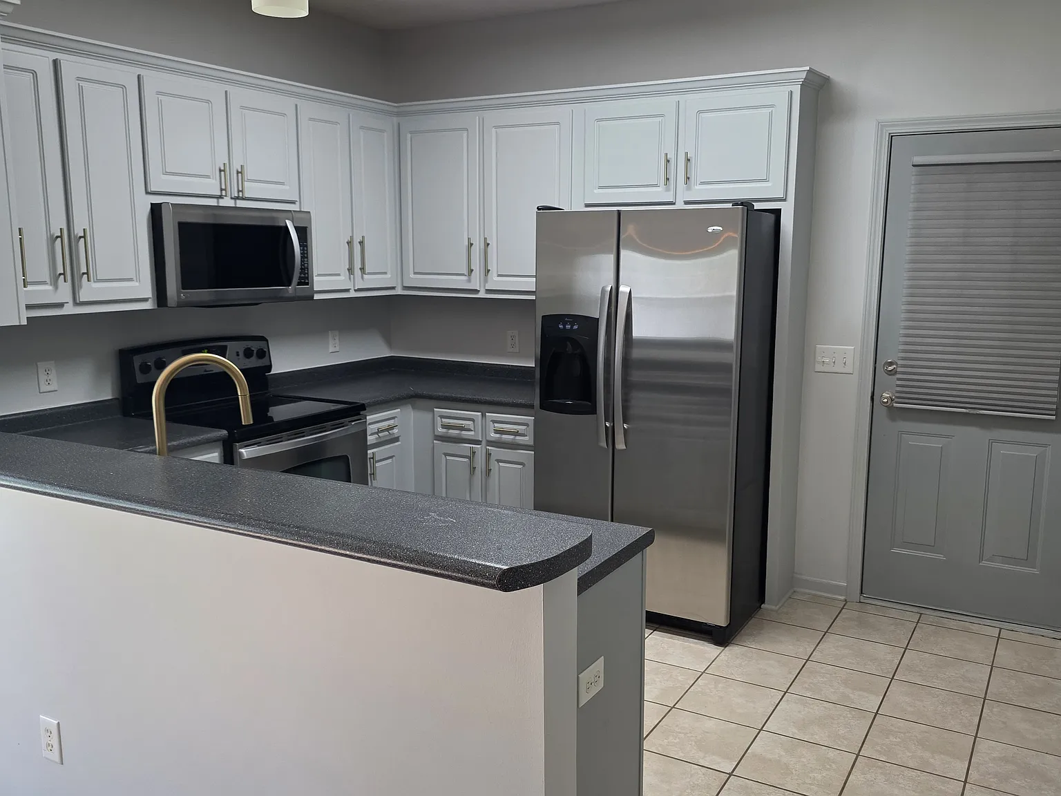 2 bed, 1359 sqft, $1,550 — Photo 3