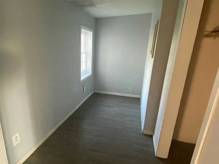 605 N Market St — Photo 8
