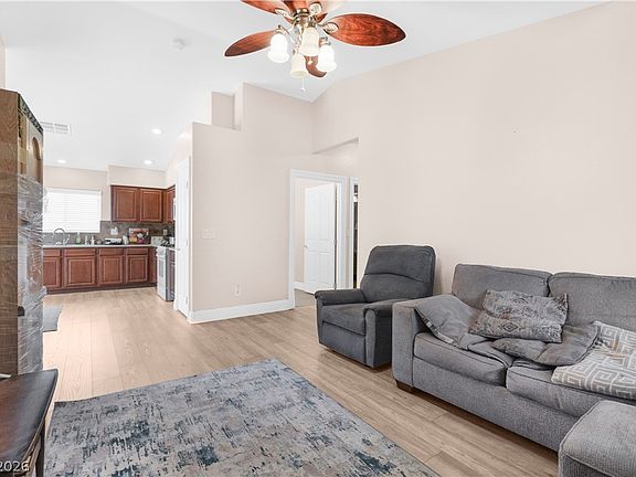 4th image of 5362 Blue Oat Ave