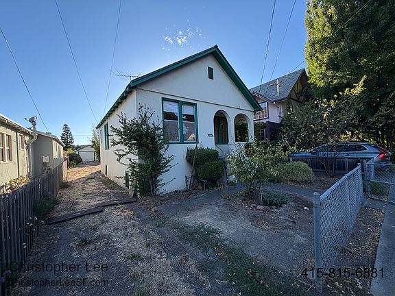 2nd image of 327 N Delaware St