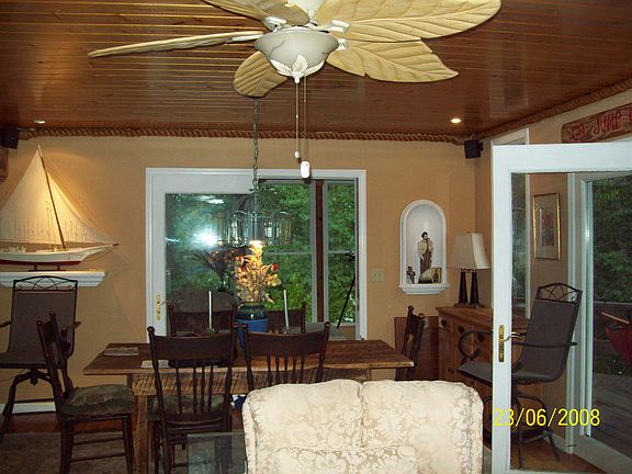 dining area to sitting room 