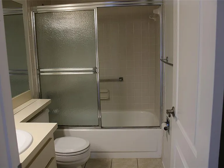 3345 Crystal Ct E #E — Photo 11