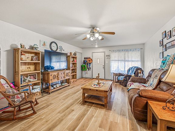 5th image of 110 Blakeney St