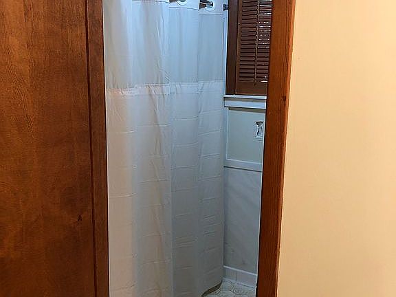 4th image of 2445 Fieldstone Dr SE