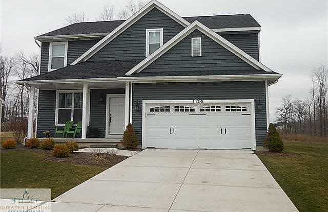 1st image of 1126 Oakwood Dr