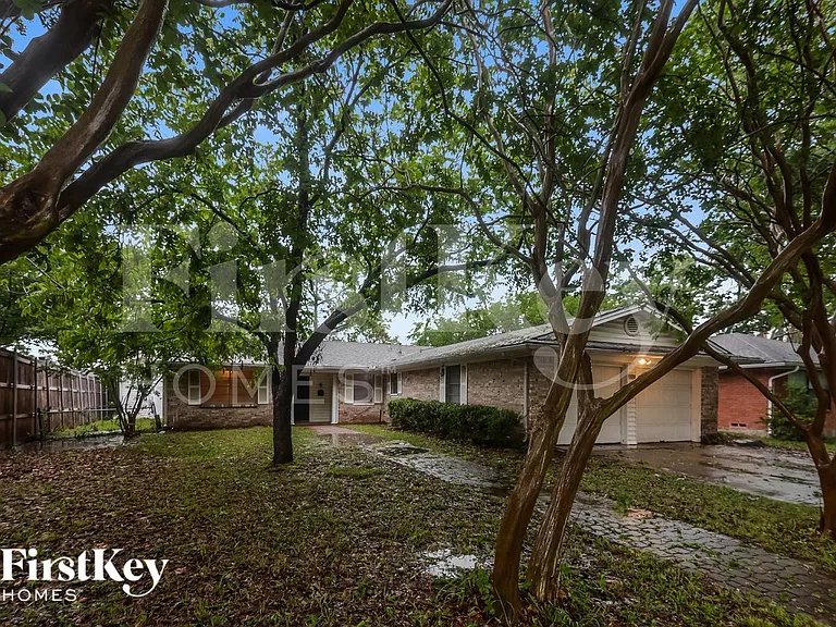 1109 Atlanta Dr — Photo 2