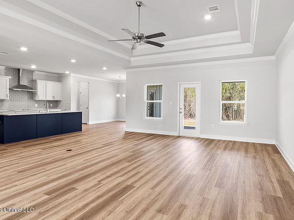 3rd image of 7760 Magnolia Loop