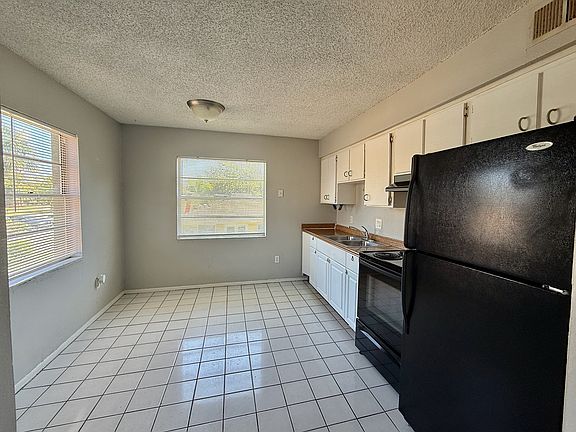 4th image of 723 Michigan Ct APT 4