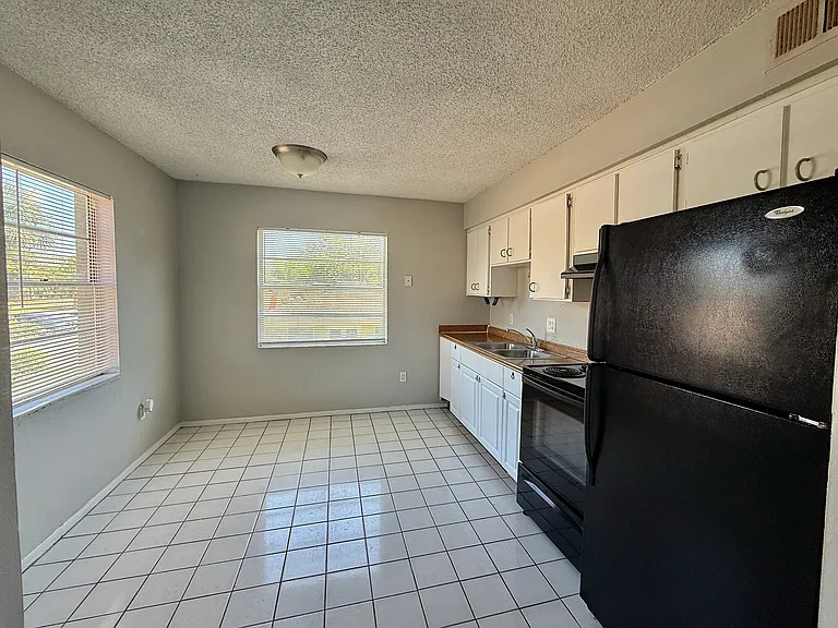 723 Michigan Ct #4 — Photo 4