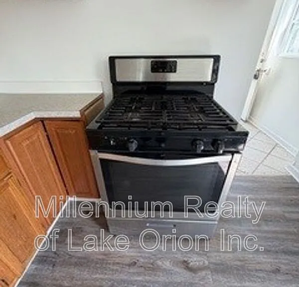 85 E Beverly Ave — Photo 5