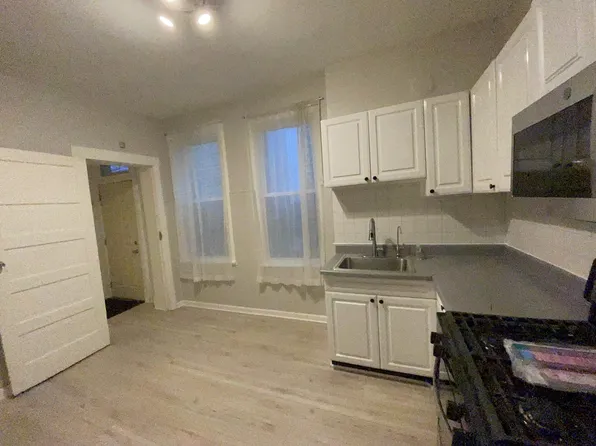 2889 N Milwaukee Ave, Chicago, IL 60618