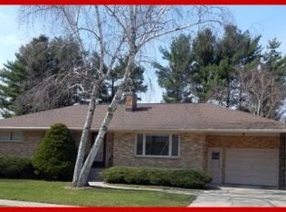 225 N Cairo Ave, Jefferson, WI 53549