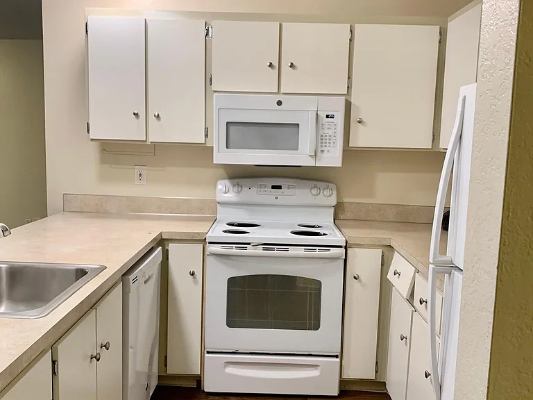 6355 137th Ave NE #302 — Photo 3