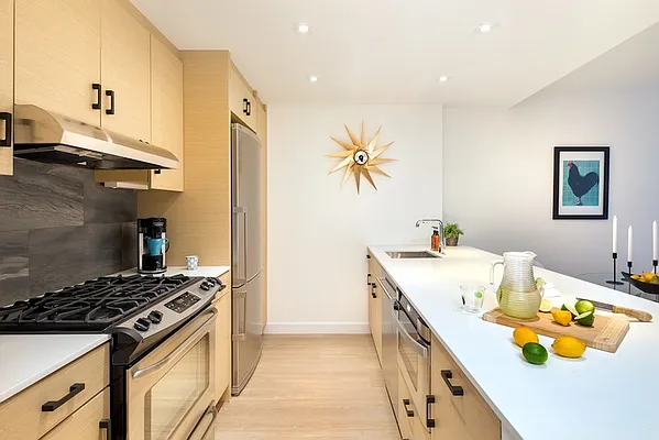 Rented by Greystar | media 12