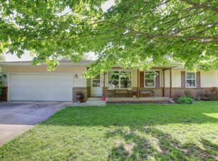 203 Valley Rd, Monticello, IL 61856