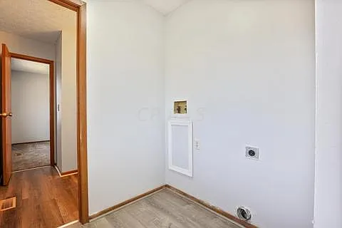 washer and dryer hookup, utility room