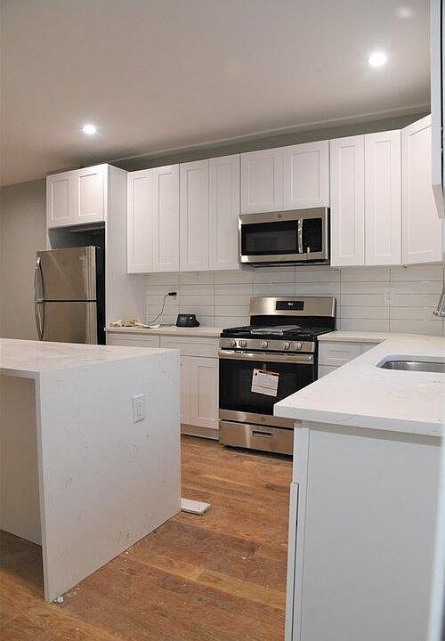 1st image of 1418 E 84th St #2NDFLOOR