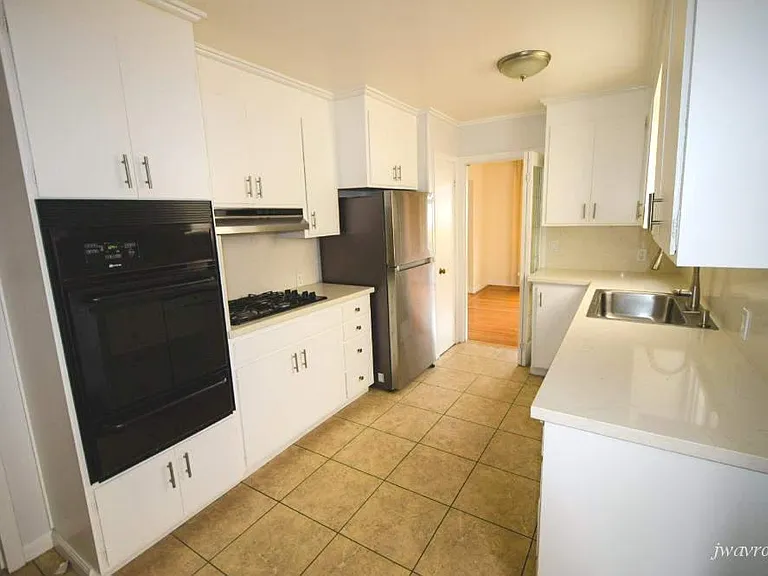 1663 Filbert St — Photo 3