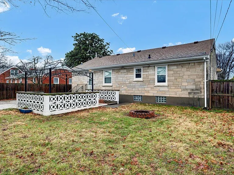 2608 Meadow Dr — Photo 29