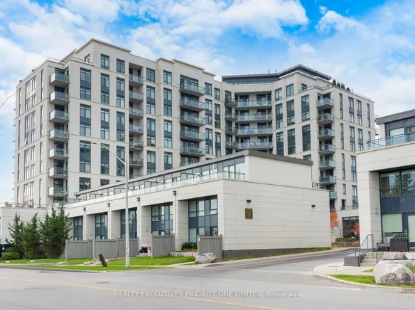 24 Woodstream Blvd #511, Vaughan, ON L4L 8C4