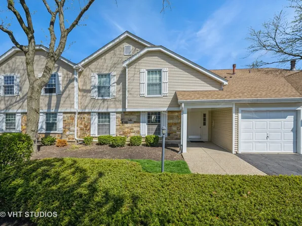 380 Newport Ln APT C1, Bartlett, IL 60103