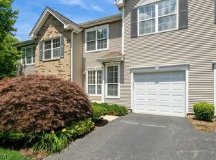 531 Cascade Ct, Mahwah, NJ 07430