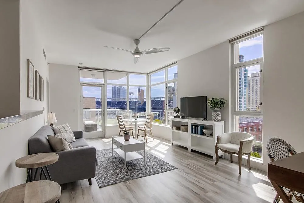 2 bed, 1018 sqft, $5,600 — Photo 4