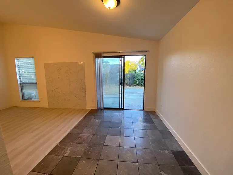 8221 Essen Way — Photo 4