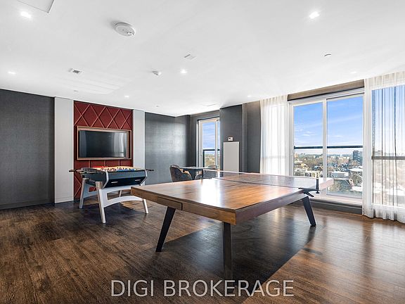 5th image of 560 Rideau St #606