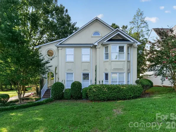 516 Shelton St, Charlotte, NC 28270