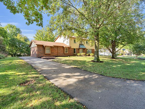 2nd image of 12140 Royalwood Ct