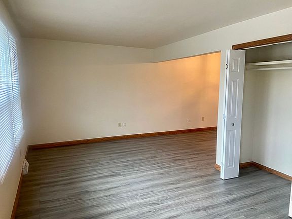 4th image of 2904-2910 Tamarack Dr #2906