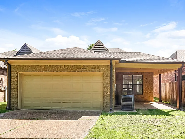 1941 Rochelle Ln — Photo 15