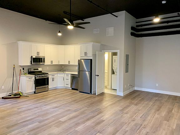 5th image of 27 Franklin St #101