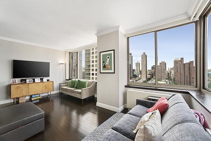 1st image of 400 E 90th St APT 22B