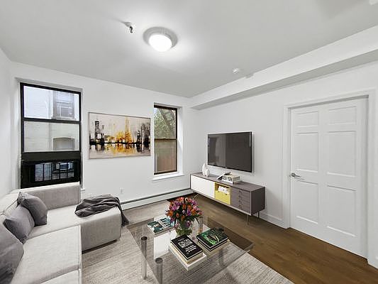 3rd image of 315 W 113th St APT 4
