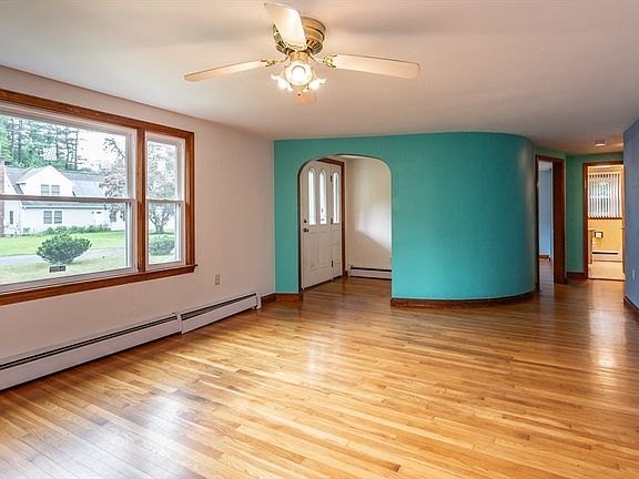 2nd image of 7 Fairacres Ave